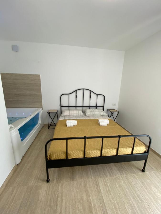 Maris Suite - Appartamento Con Vasca Idromassaggio Alghero Exterior photo